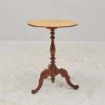 1538 5405 PEDESTAL TABLE